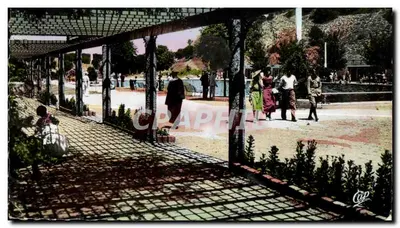 Ifrane - Um canto da Piscina — Café do Metrô Maison Boscus, Paris