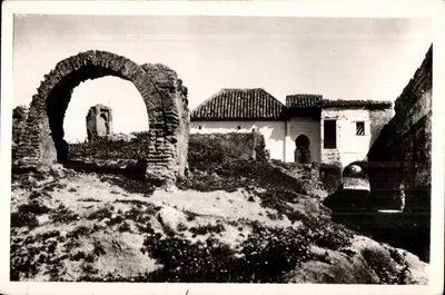 Ruínas de antigos edifícios em Taza — Marabout de Sidi El Beri — Edição Casablanca