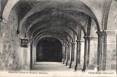 Cloître da Abadia de Clermont (Mayenne) — Clichés Hamel-Jallier e Cie