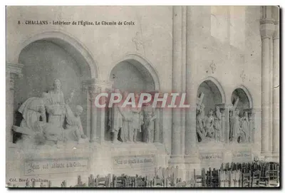 Challans - Interior da Igreja. O Caminho da Cruz
