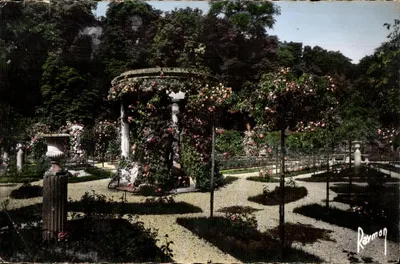 Rosaleda de L'Hay-les-Roses — Templo do Amor — Imagens da França