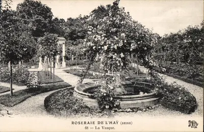 Rosaledo de L'Hay (Senha) — jardim com fonte e rosas — La Vasque, 68