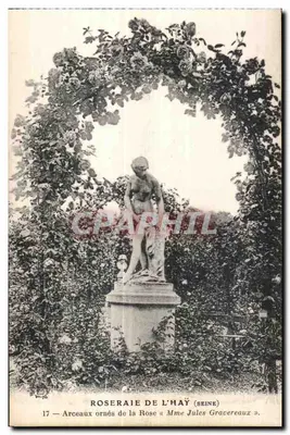 Roserai de l'Hay (Seine) — Arceaux ornés de la Rose « Mme Jules Gravereaux » — n°17