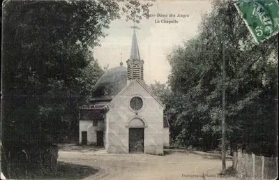 Notre-Dame des Anges — chapelle avec dôme et clocher à La Chapelle — Photographie Prototype, Le Rainy