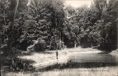 Livry (S.-&-O.) — Parque da Prefeitura: o Lago