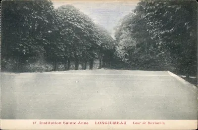 Instituição Sainte-Anne — LONGJUMEAU — Pátio de Recreação