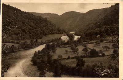 Gorges da Dordogne — La Valette (Corrèze) — Visão da estrada Tulle-S pontour-Mauriac (Cantal) — Atlichel