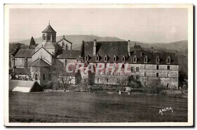 Aubazine (Corrèze) — Igreja e mosteiro — Les Arts Graphiques, La Corrèze