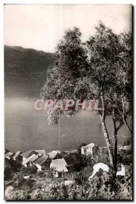 Vila à beira de um lago — vista panorâmica