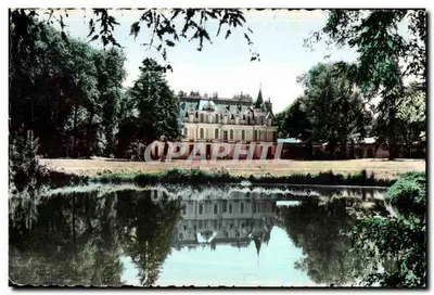 Castelo de estilo neogótico — vista com lago — número de série ilegível