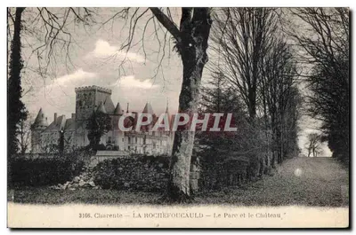 La Rochefoucauld — O Parque e o Castelo — Charente