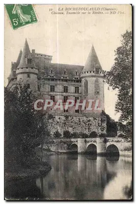 La Rochefoucauld (Charente) — Castelo, Vista sobre o Rio — ND Pbot.