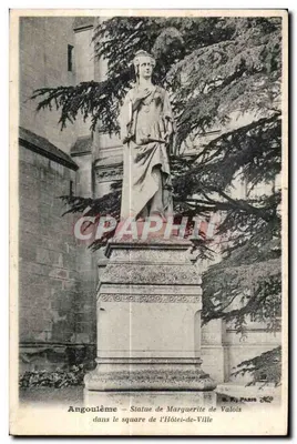Angoulême — Estátua de Marguerite de Valois no pátio do Hotel-de-Ville — B. R., Paris