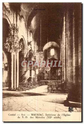 Mauviac — Interior da Igreja de Nossa Senhora dos Milagres (século XII) — L'Avantier