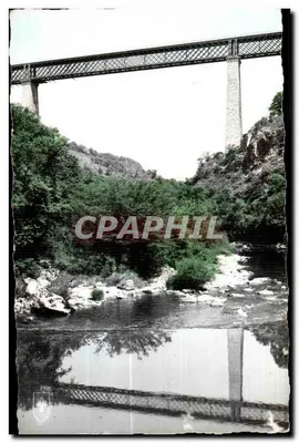 Ponte metálico sobre um curso d'água — vista das Gorges