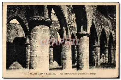 Pointe-Saint-Mathieu — Vista interna das Ruínas da Abadia