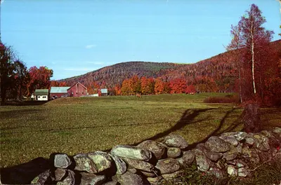 Vista de outono em Ludlow — Vermont — editor Forward's Color Productions, Inc.