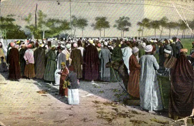 Caire — foule devant un mur — Prestidigitateur