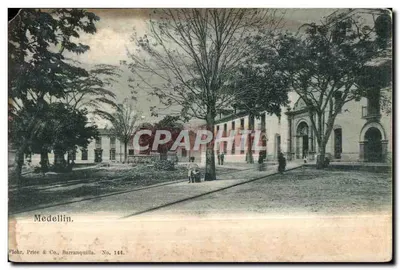 Medellín — praça com edifícios e árvores — Flohr, Price & Co., Barranquilla. No. 144.