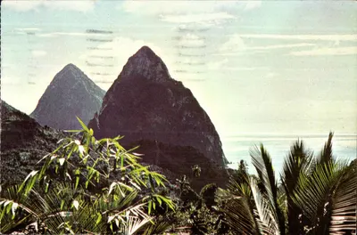 Les Pitons du Carbet — Santa Lúcia — Foto BWIA