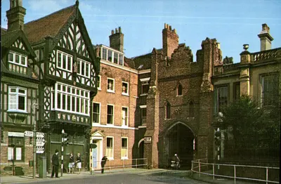 North Bar Without, Beverley — porta do século XV — editor Colourpicture Publications Ltd, Norwich