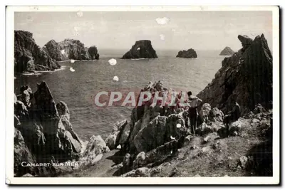 Camaret-sur-Mer — vue des rochers et des îlots — éditeur LE DOARÉ, Châteaulin