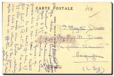 Châteaubriant (Loire-Inférieure) — No primeiro plano, arcadas separando os dois castelos. No centro, Castelo da Renascença (séculos XV e XVI) — Editor Gaby, n° 60 — Verso