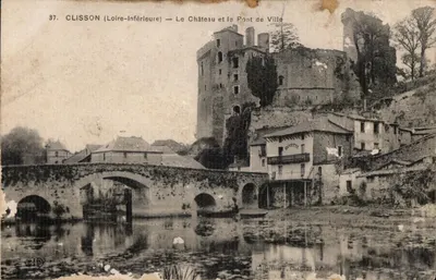 Clisson - Le Chateau et le Pont de Ville - CPA