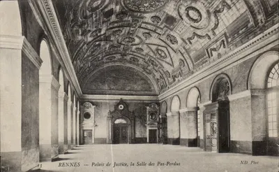 CPA Rennes Palais de Justice la Salle des Pas Perdus
