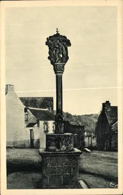 Rochefort-en-Terre — O Calvário do século XVI — Heliógrava Courrier Macon