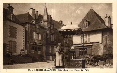 ROCHEFORT-en-TERRE (Morbihan) — Praça do Poço — Gaby