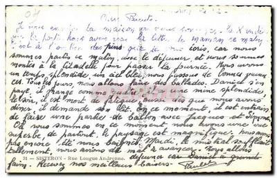 Sisteron — Rue Longue Androne — uitzicht op de trapgevelde straat met boogvormige portieken — Achterkant