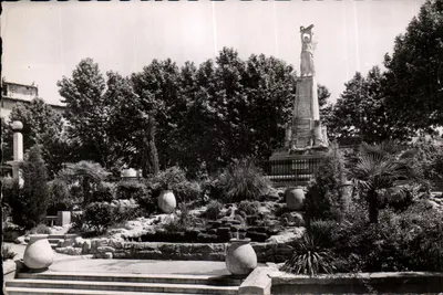 Manosque — Praça Aswald Bouteille — Réal-Photo