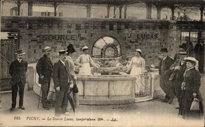 Vichy — La Source Lucas, température 28° — éditeur A.A. n° 185