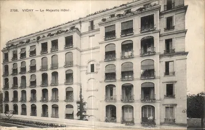 Vichy — Le Majestic Hôtel — éditeur V.D.C. n° 2708