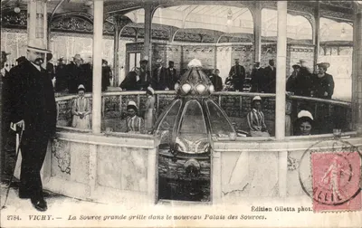 Vichy — A Grande Fonte com a grade no novo Palácio das Fontes — Edição Giletta fot.