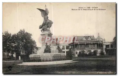Vichy — Estátua da República e o Kiosque — Allier — 1908