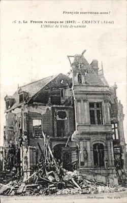Hôtel de Ville de Chauny — destruído pela dinamite — Phot-Express - Visé Paris