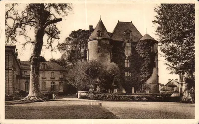 Vic-sur-Aisne — O Doujon e o Castelo (visão tirada da Cour) — Imp. Phot. Henri Baudouin, Toulouse