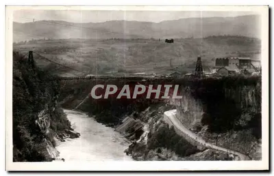 Genissiat — Barragem. Passarela sobre o Ródano (Alt. 85 m.) — Edição La Clogneaux, Lyon