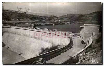 Génissiat (Ain) — Estrada e vista geral do barragem — Edição Génissiat