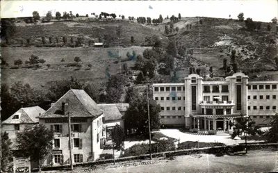 Termas de Puy — Estabelecimento Termal — Chaudes-Aigues (Cantal)