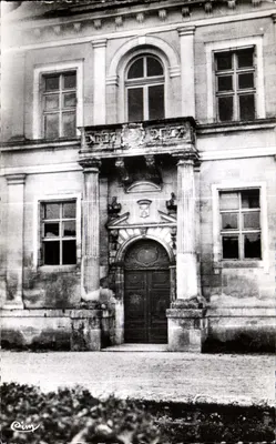 Ancy-le-Franc (Yonne) — Entrada principal — Foto C. Im