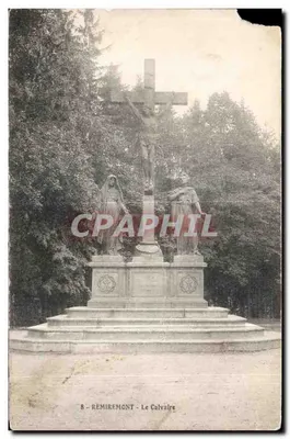 Remiremont - Le Calvaire — monument religieux avec statue de Jésus-Christ crucifié et deux figures aux pieds de la croix