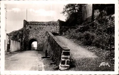 Porte Saint-Jacques — Saint-Jean-Pied-de-Port (Pyrénées-Atlantiques) — Éditions d'Art Atior
