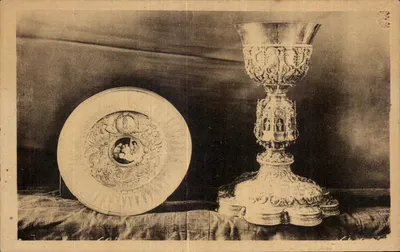 St Jean-du-Doigt (Finistère) — Tesouro, grande cálice e patena, prata dourada e gravada, século XVI — Ch. des Arts Mécaniques, Paris