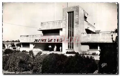 Justiça de Paz — edifício moderno — editor Cap