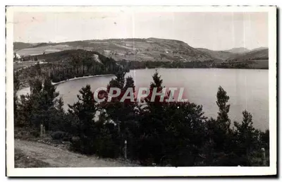 Lago de Issarlès (Ardèche) — Vista do lago e das colinas — Edição artística Hamid-Cadet