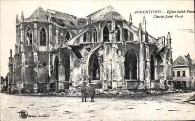 Armentières - Igreja de São Vaast — ruínas após guerra — Editor Nautmon