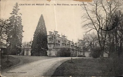 Bilhete postal antigo Castelo de Mello (Oise) O Pequeno Castelo vista sobre a grama